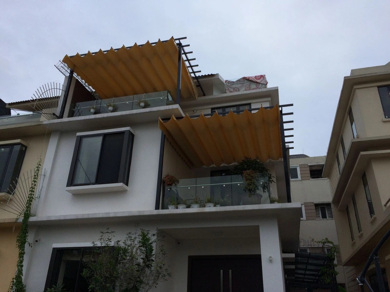 Bạt Mái xếp Che Sân Thượng